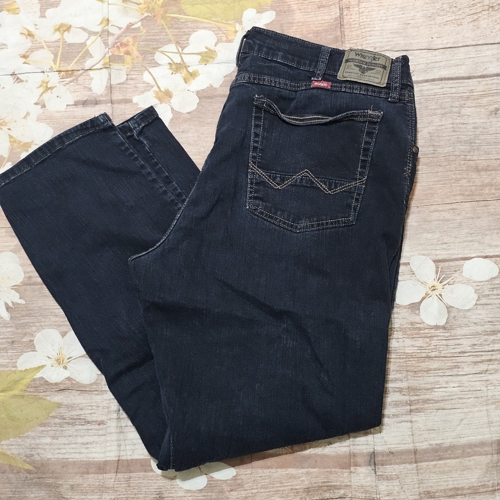 Wrangler Men's Dark Blue Relaxed Jeans
